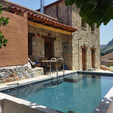 Zoúrva Apirathes Residence מראה חיצוני תמונה