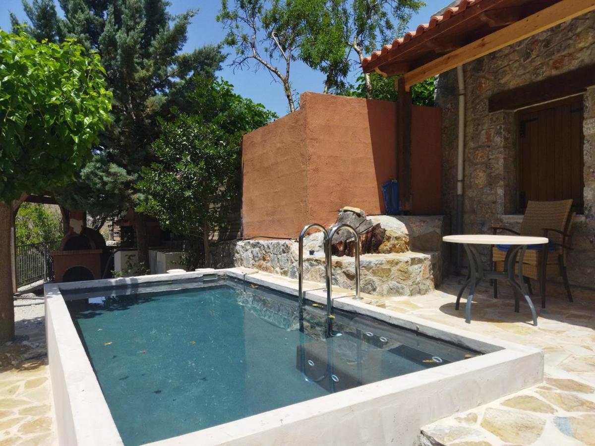 Zoúrva Apirathes Residence מראה חיצוני תמונה