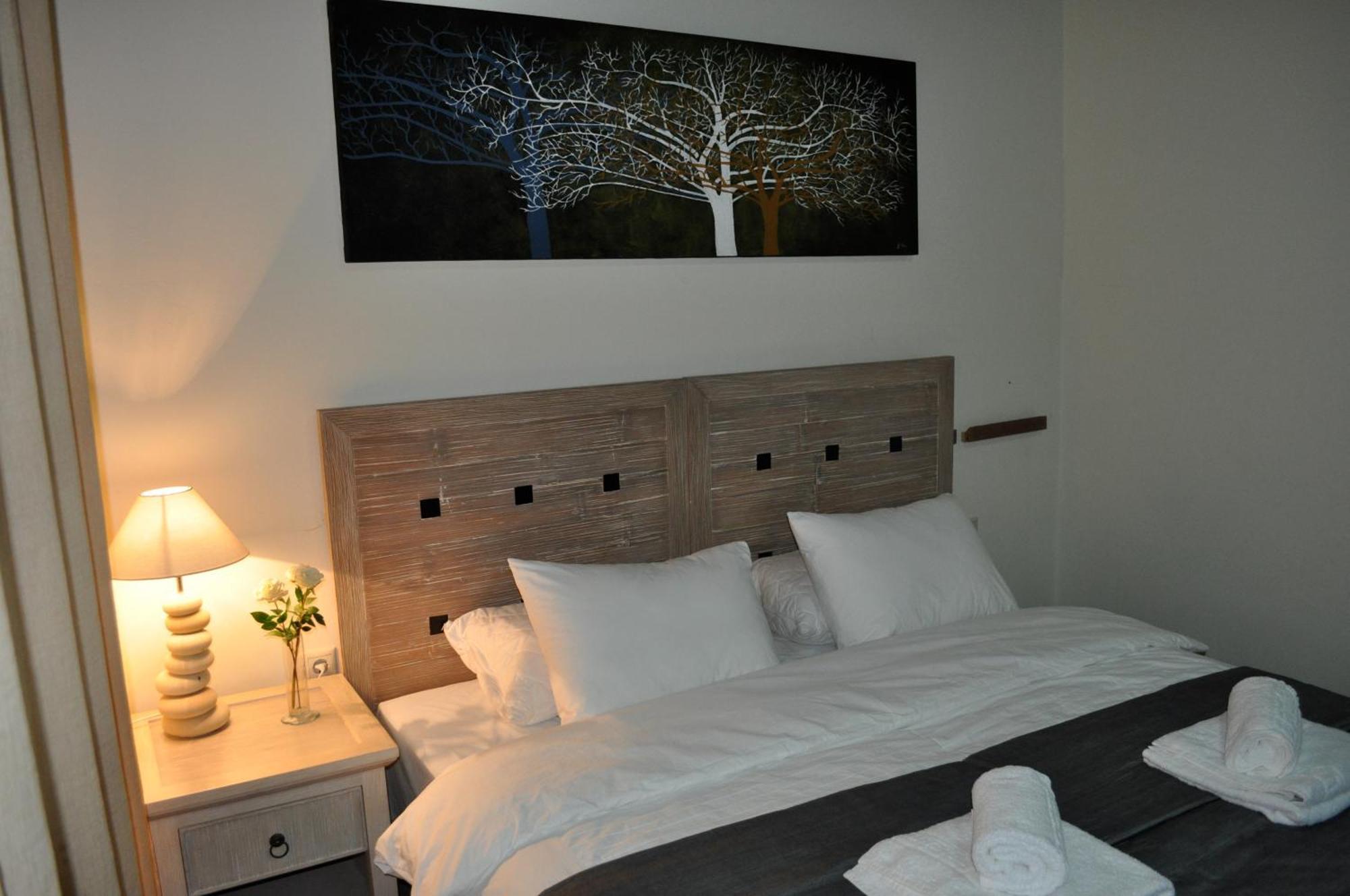 Zoúrva Apirathes Residence מראה חיצוני תמונה