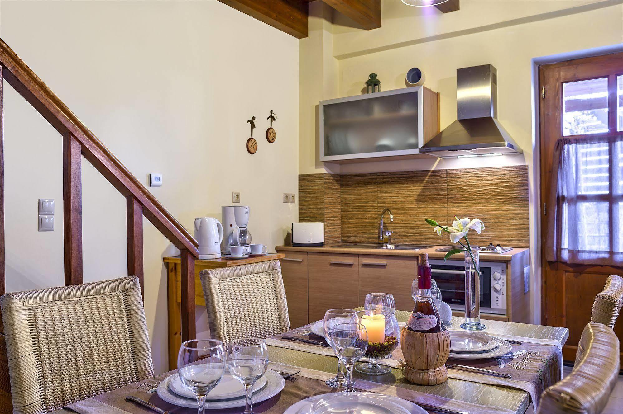 Zoúrva Apirathes Residence מראה חיצוני תמונה