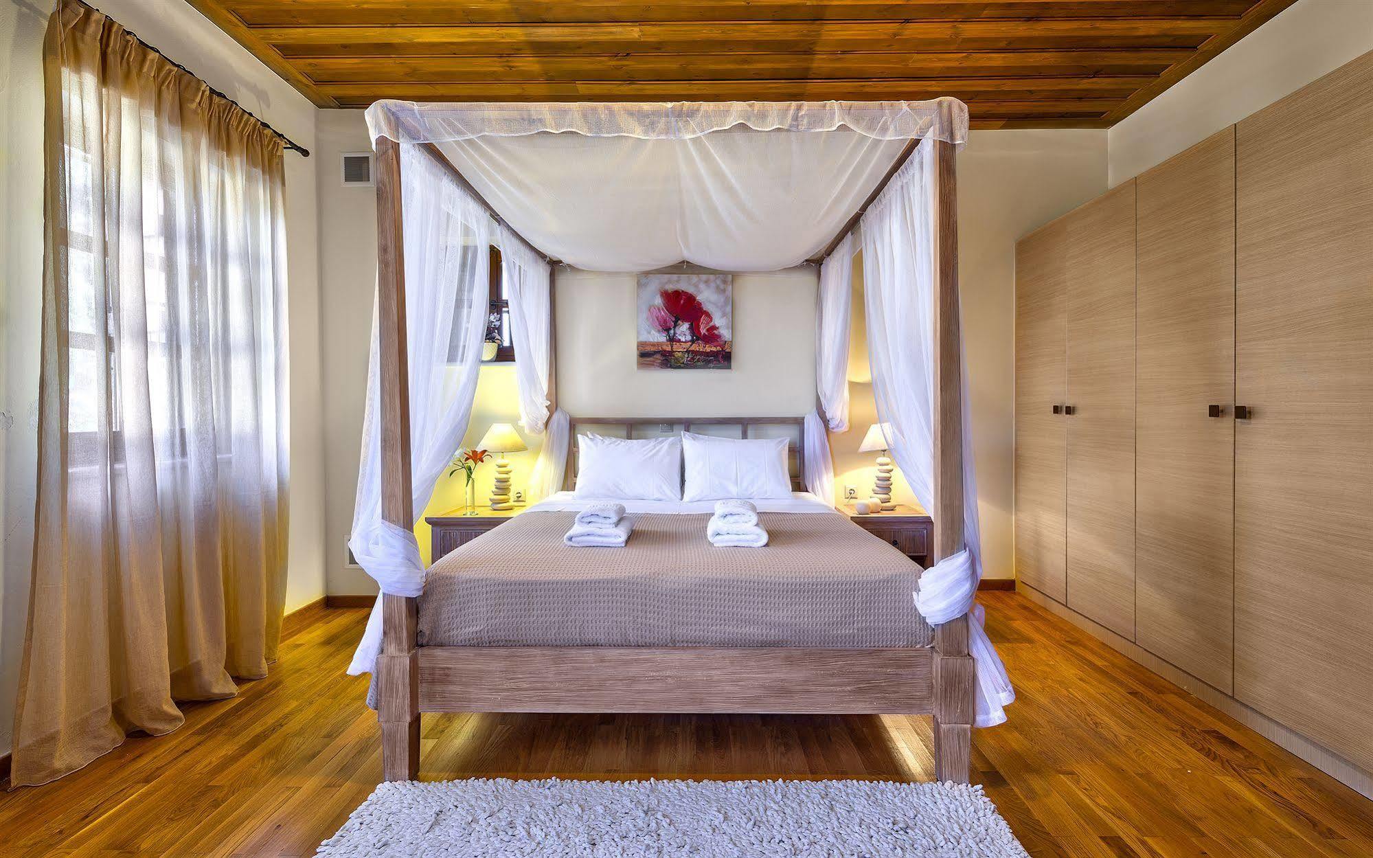 Zoúrva Apirathes Residence מראה חיצוני תמונה