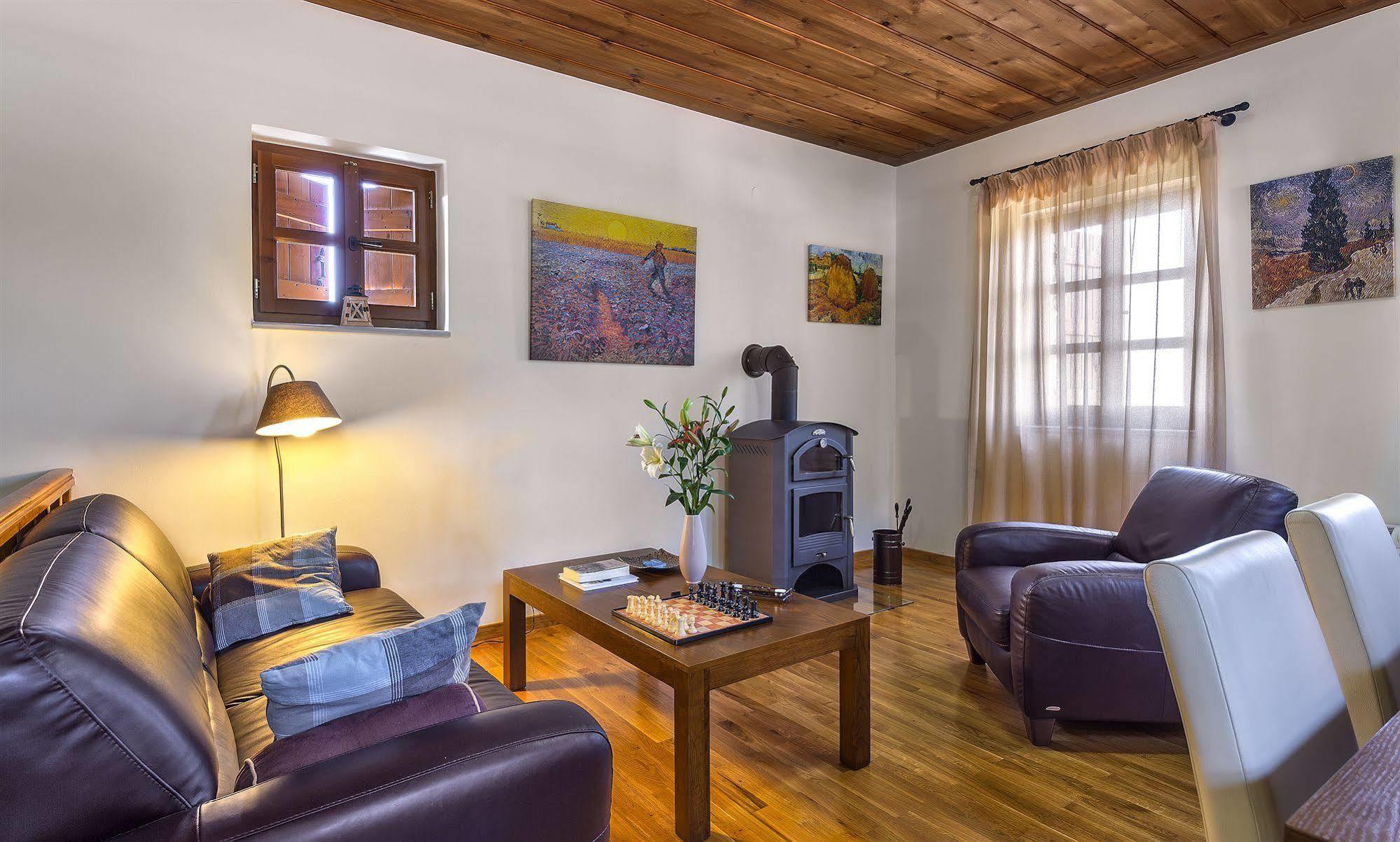 Zoúrva Apirathes Residence מראה חיצוני תמונה