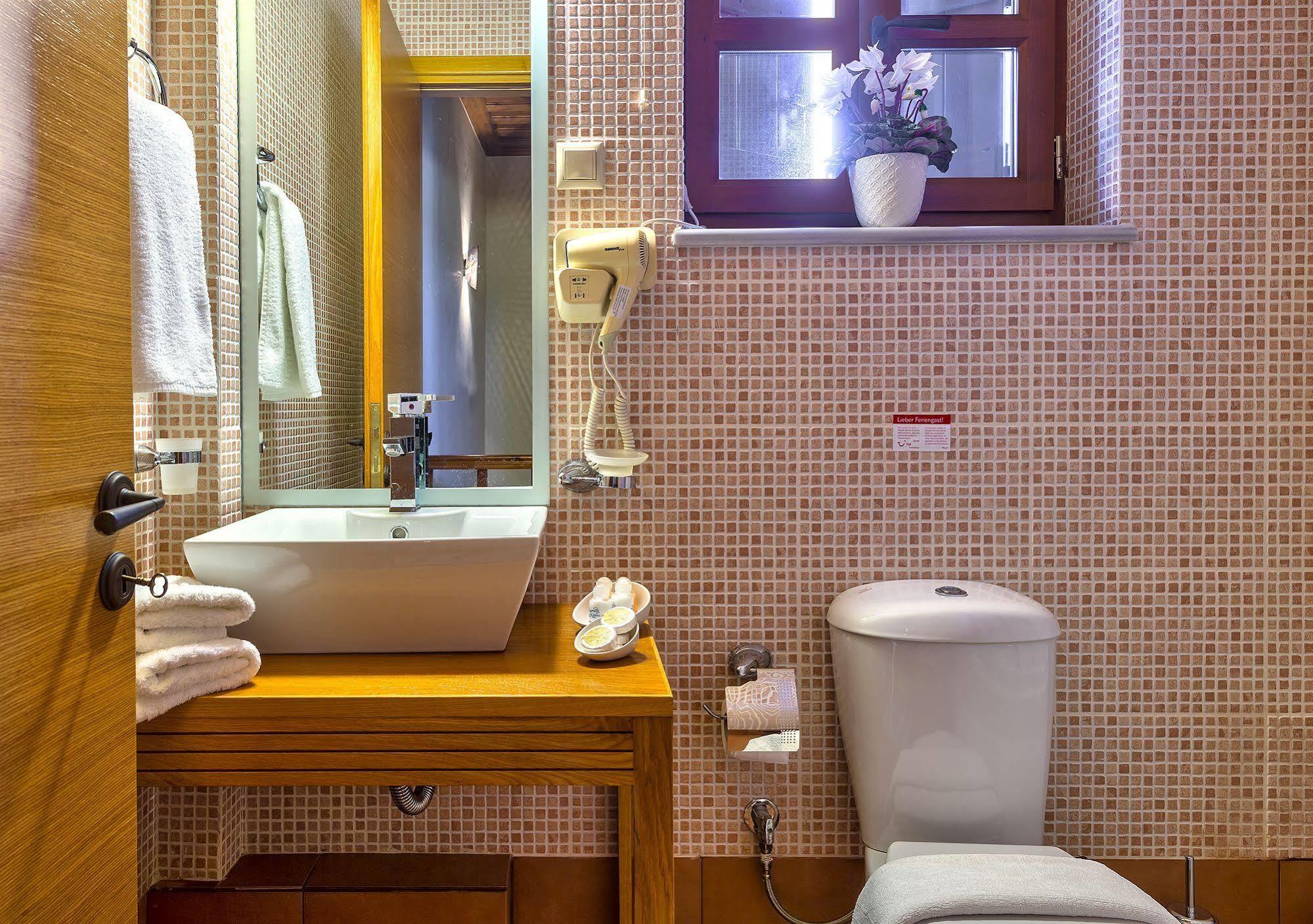 Zoúrva Apirathes Residence מראה חיצוני תמונה