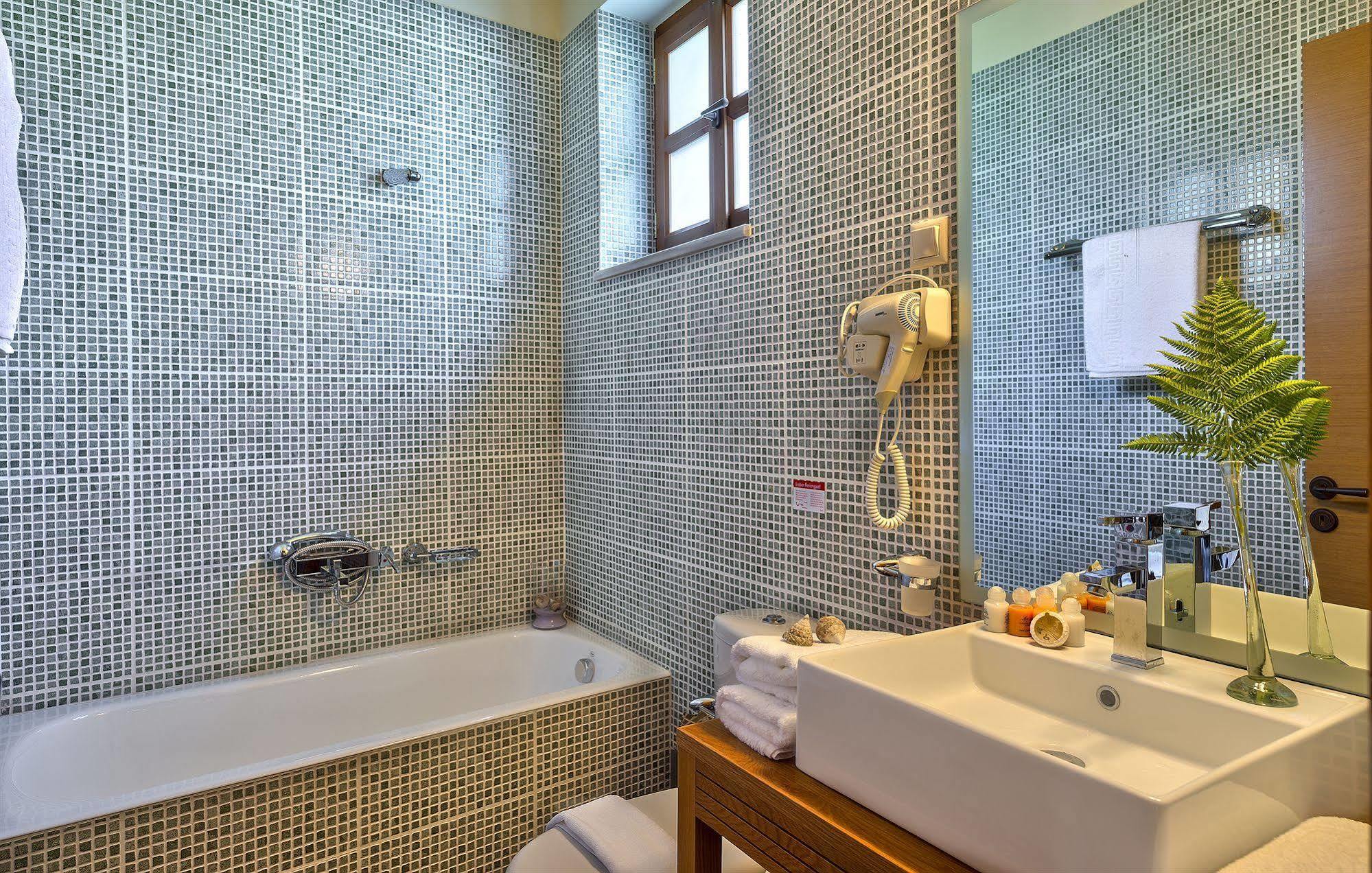 Zoúrva Apirathes Residence מראה חיצוני תמונה