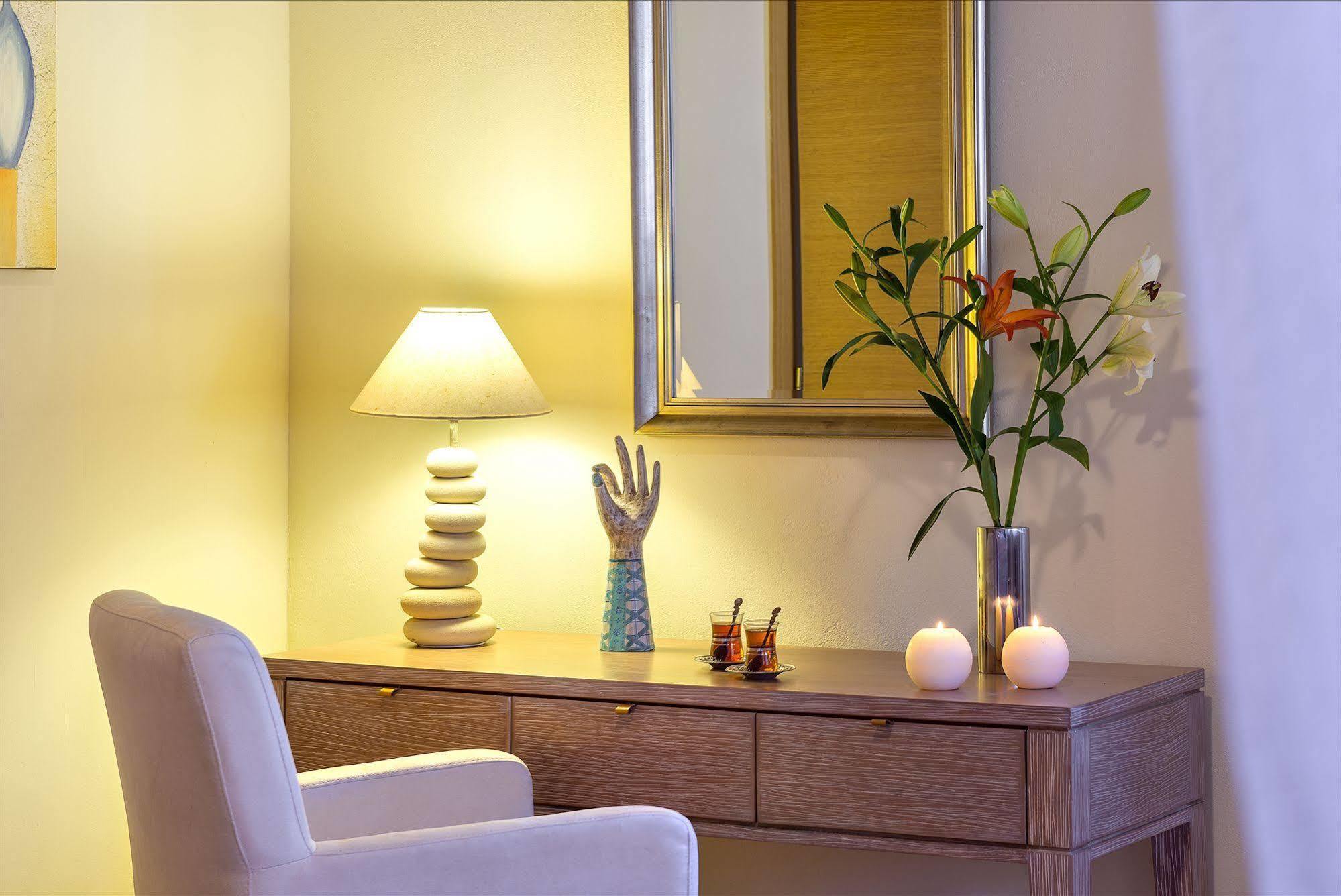 Zoúrva Apirathes Residence מראה חיצוני תמונה