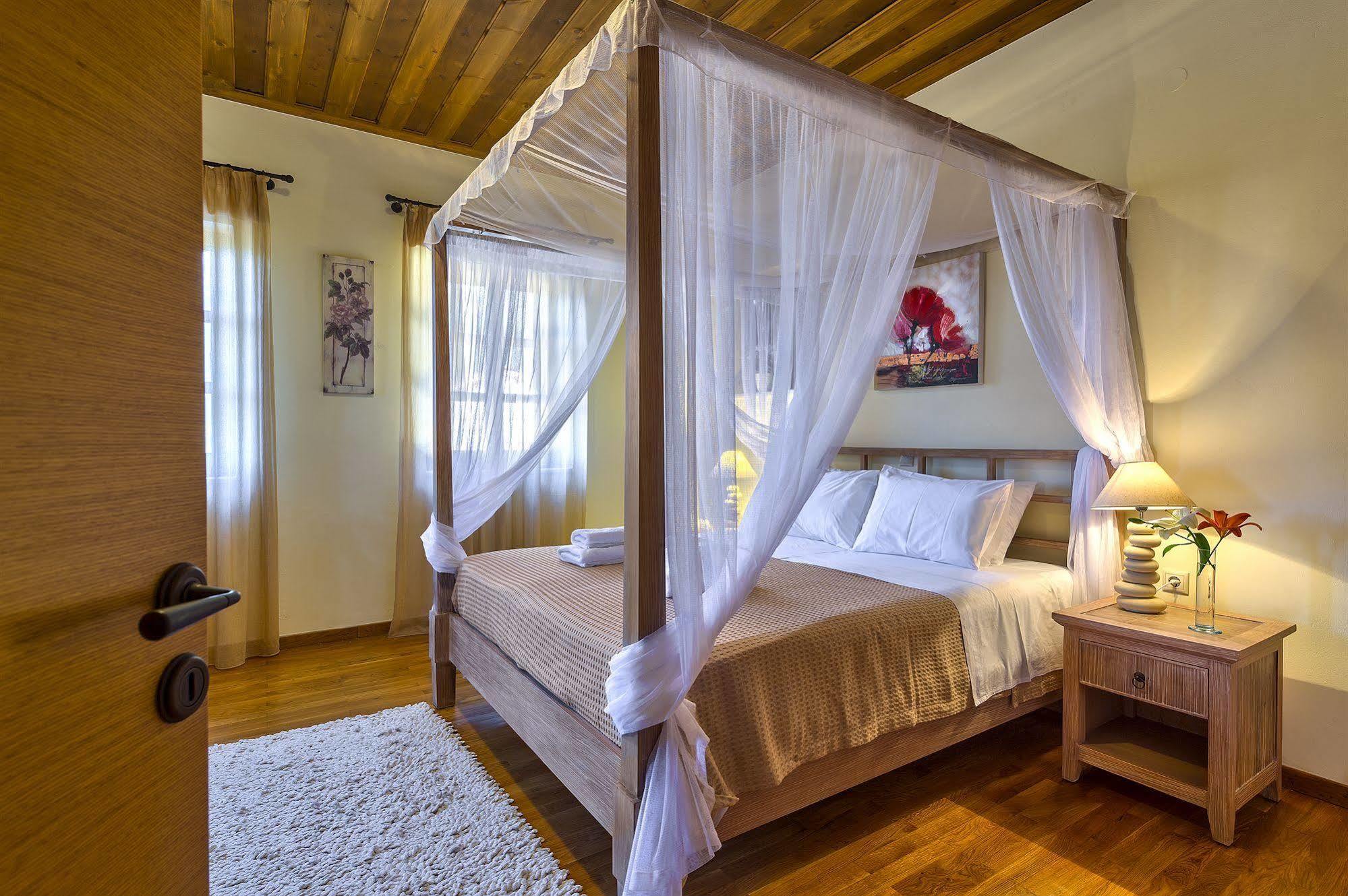 Zoúrva Apirathes Residence מראה חיצוני תמונה