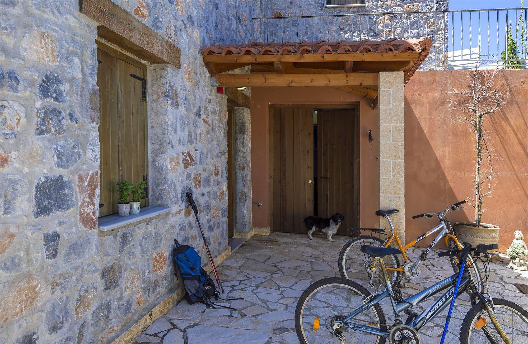 Zoúrva Apirathes Residence מראה חיצוני תמונה
