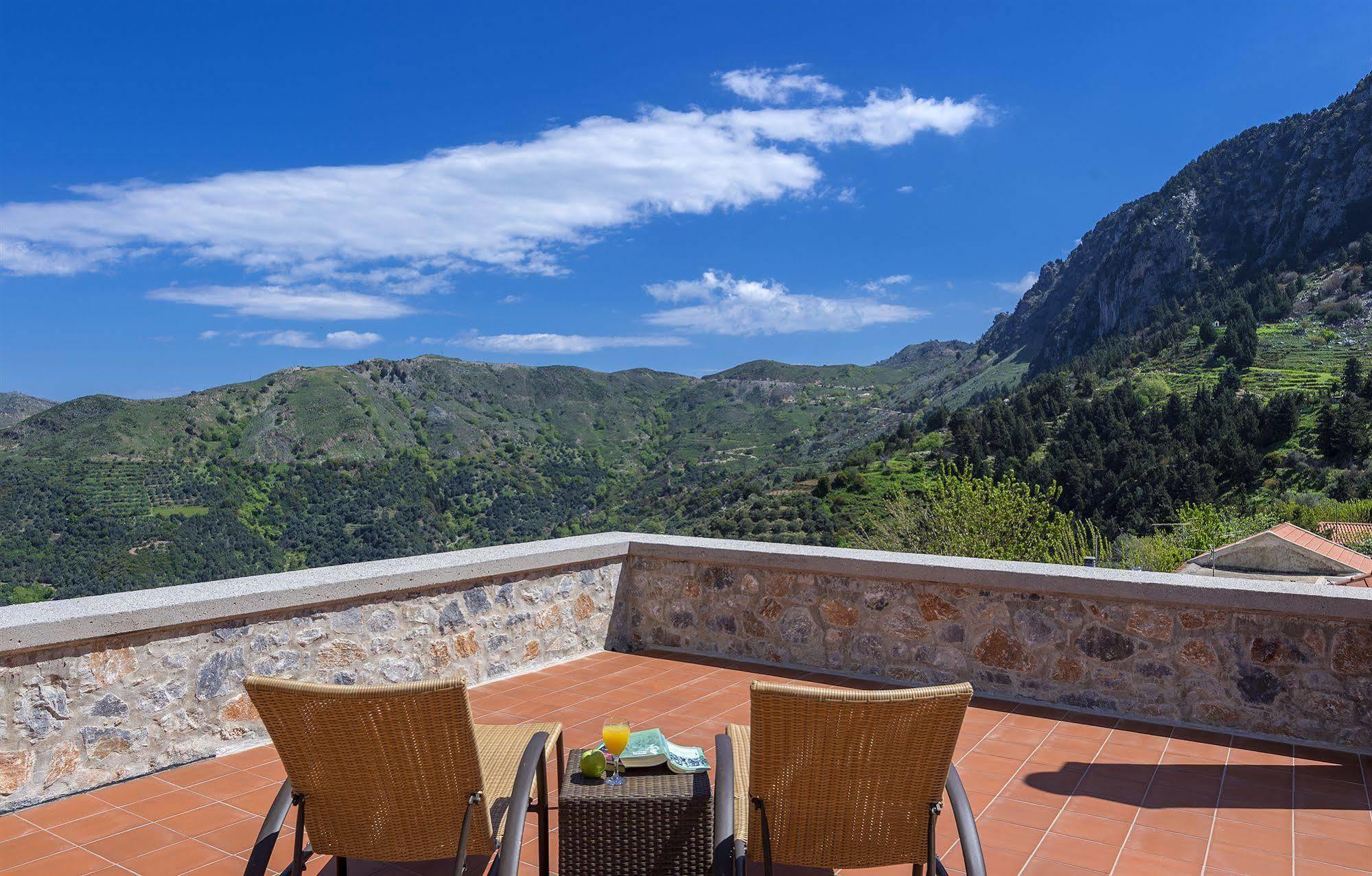Zoúrva Apirathes Residence מראה חיצוני תמונה